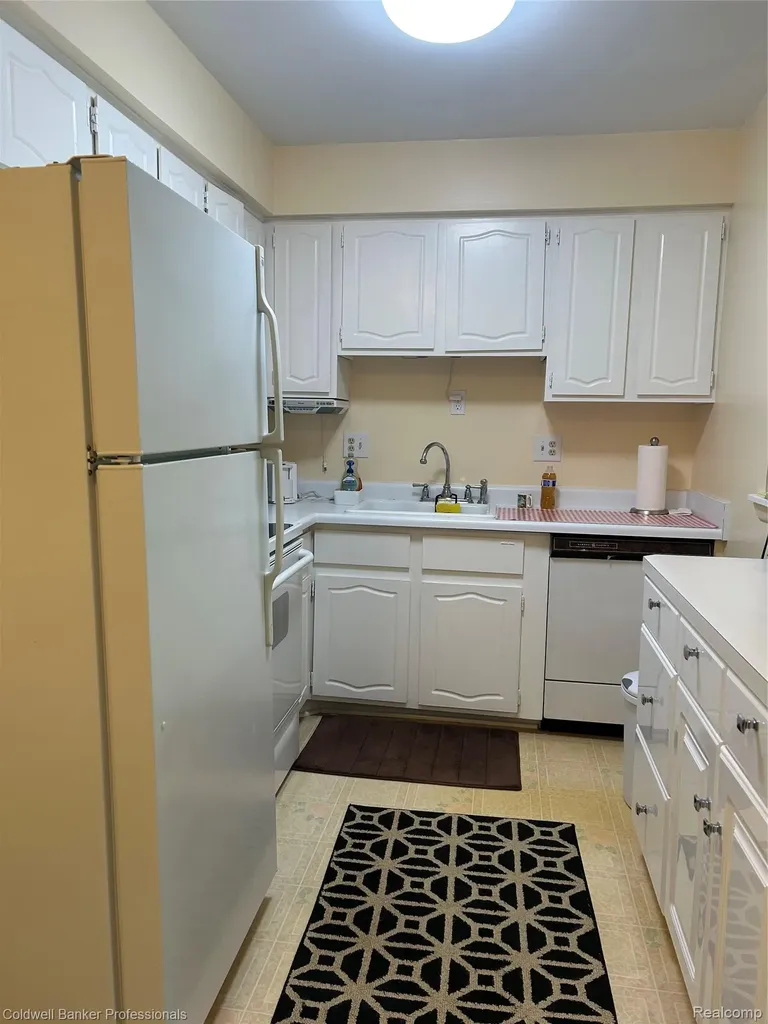 49936 Helfer Boulevard W Wixom City MI 48393