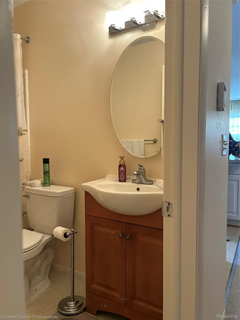 49936 Helfer Boulevard W Wixom City MI 48393
