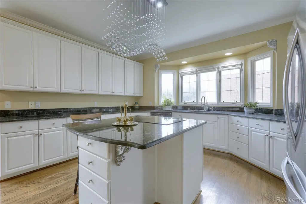 2007 Mapleridge Road Rochester Hills City MI 48309