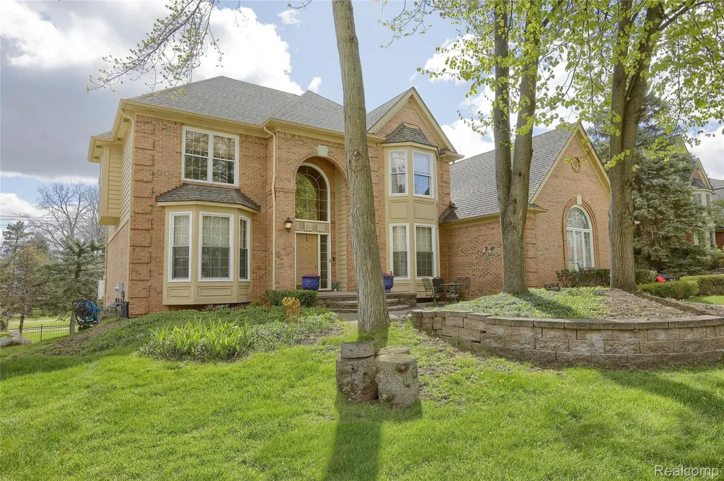 2007 Mapleridge Road Rochester Hills City MI 48309