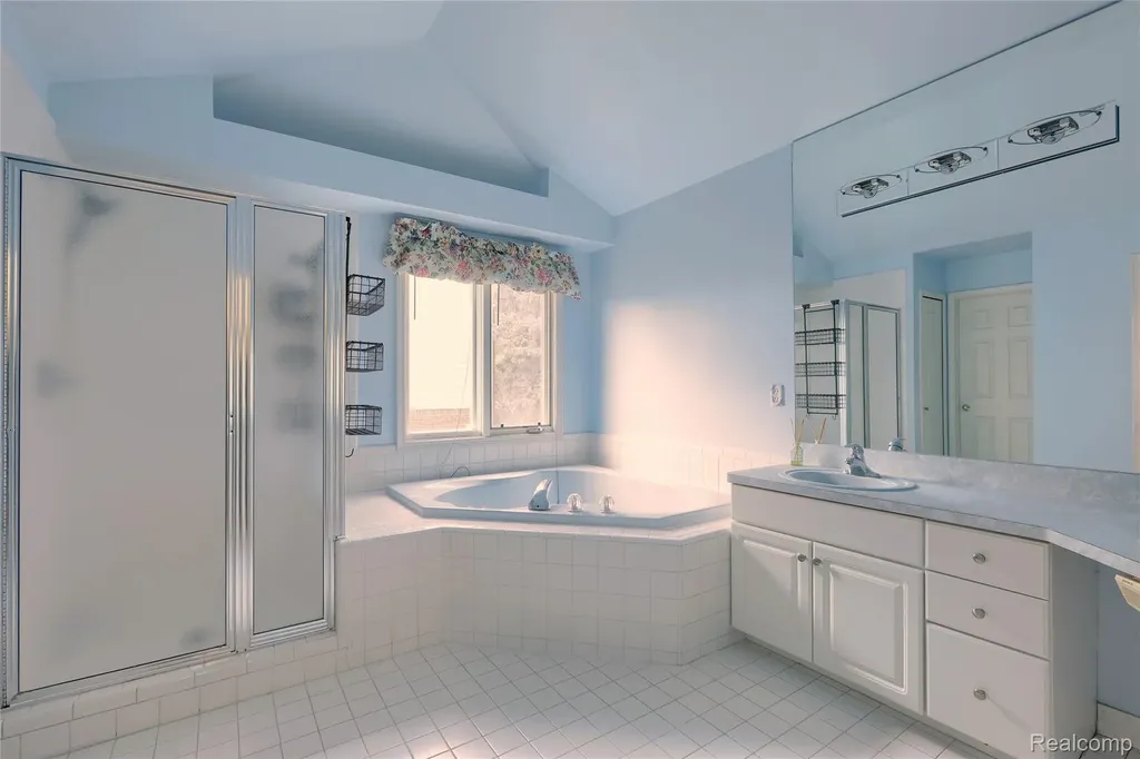 2007 Mapleridge Road Rochester Hills City MI 48309