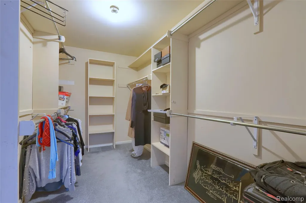 2007 Mapleridge Road Rochester Hills City MI 48309