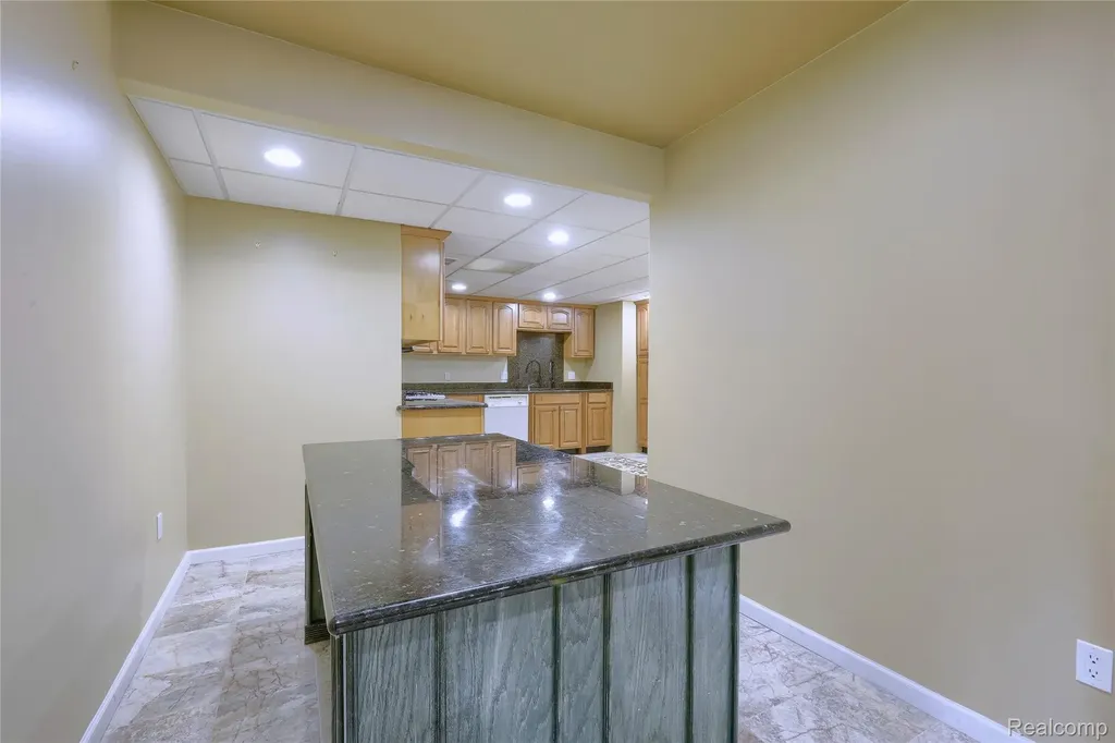 2007 Mapleridge Road Rochester Hills City MI 48309