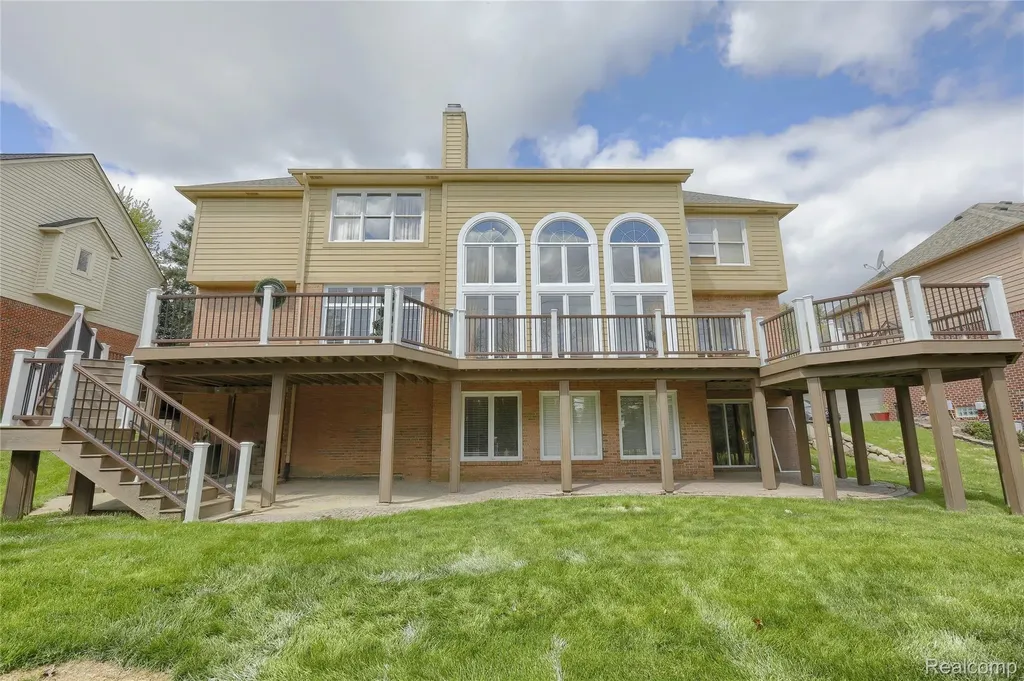 2007 Mapleridge Road Rochester Hills City MI 48309