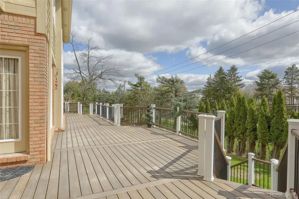 2007 Mapleridge Road Rochester Hills City MI 48309