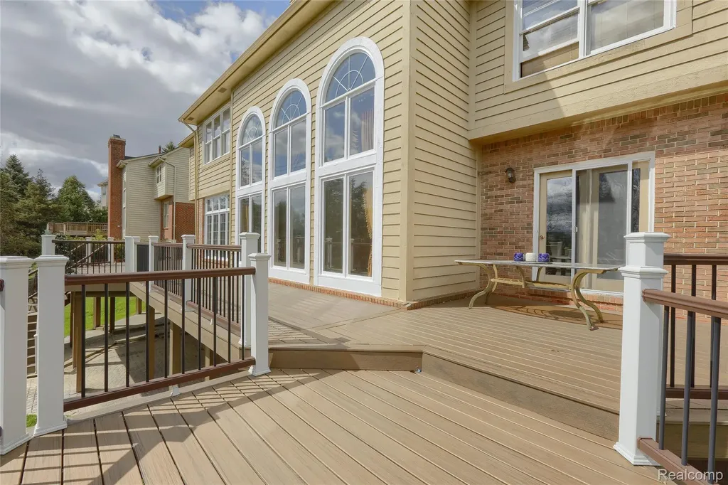2007 Mapleridge Road Rochester Hills City MI 48309