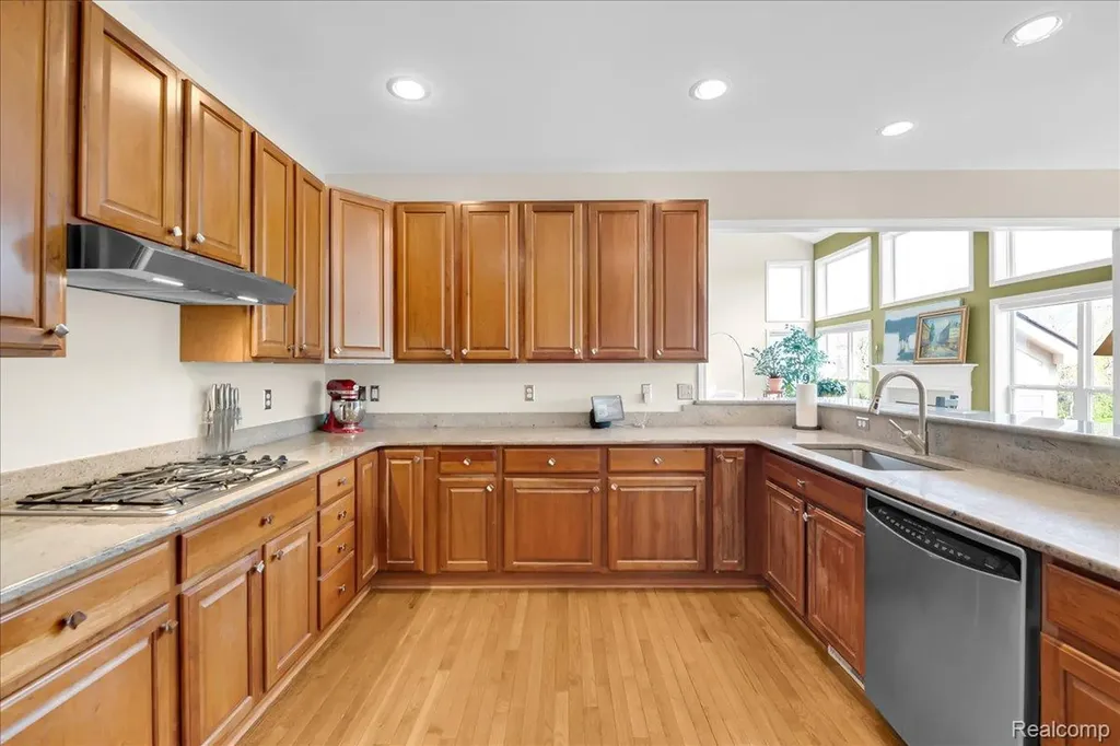 3881 High Grove Way Orion Charter Township MI 48360