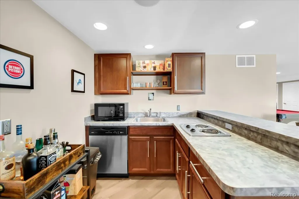 3881 High Grove Way Orion Charter Township MI 48360