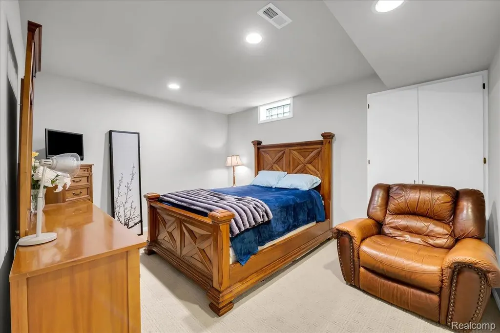 3881 High Grove Way Orion Charter Township MI 48360