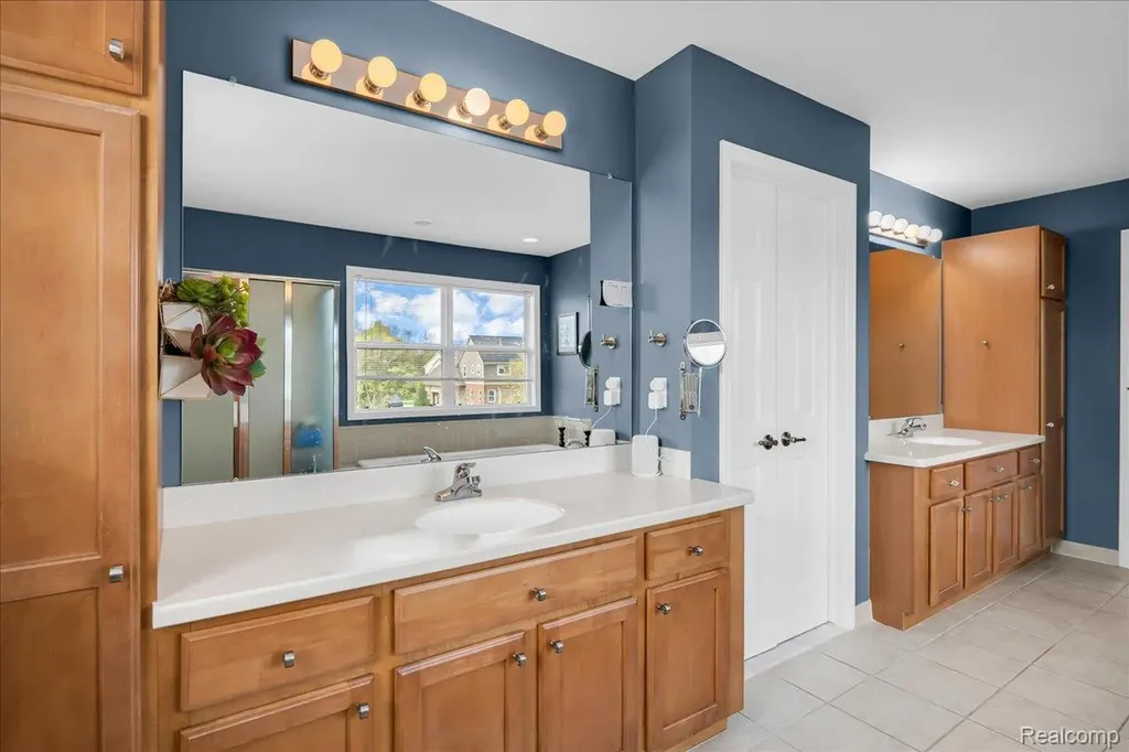 3881 High Grove Way Orion Charter Township MI 48360
