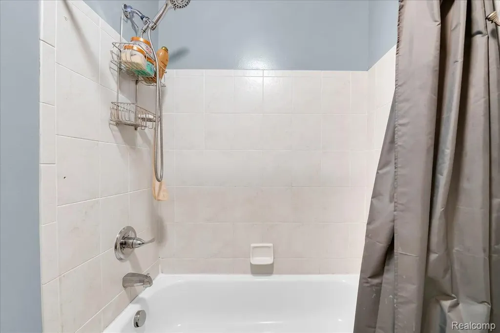 3881 High Grove Way Orion Charter Township MI 48360