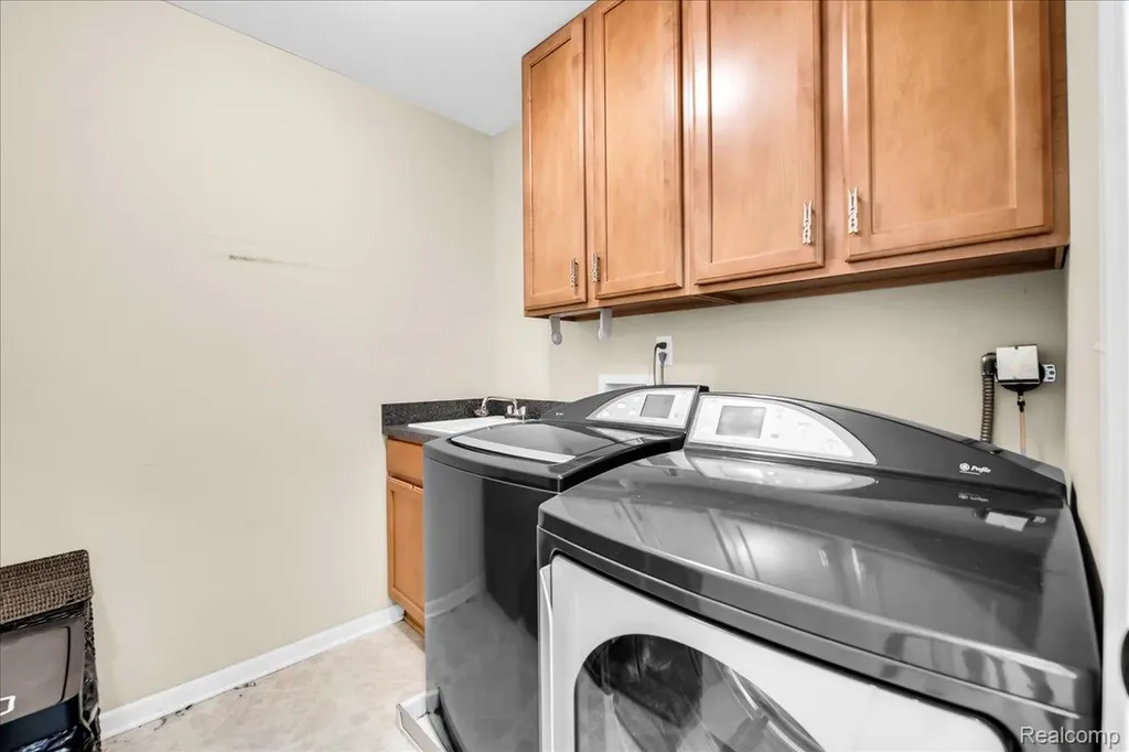3881 High Grove Way Orion Charter Township MI 48360