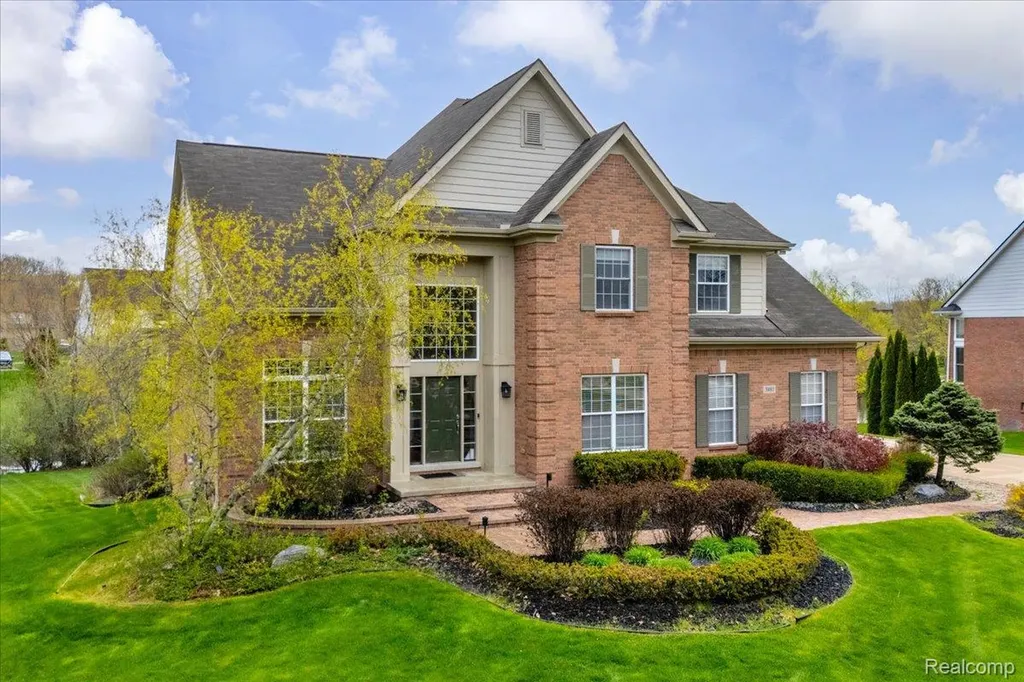 3881 High Grove Way Orion Charter Township MI 48360