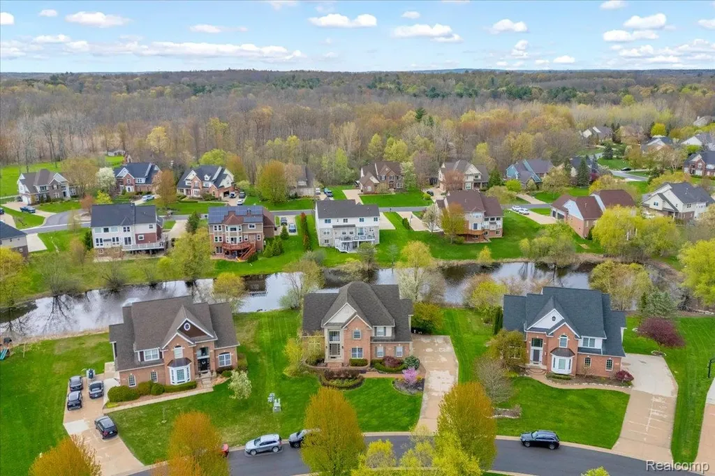 3881 High Grove Way Orion Charter Township MI 48360