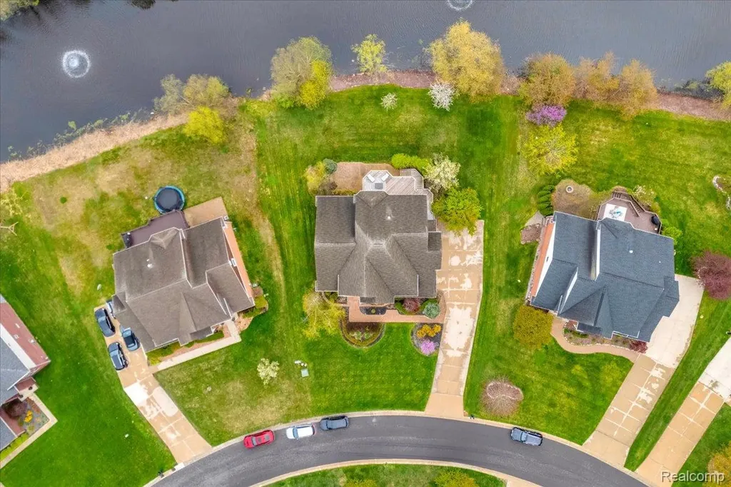 3881 High Grove Way Orion Charter Township MI 48360