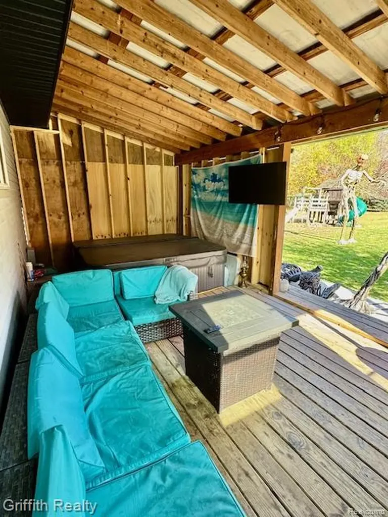 3148 Hogback Road Handy Township MI 48836