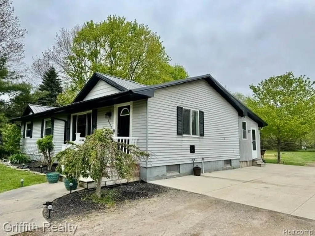 3148 Hogback Road Handy Township MI 48836