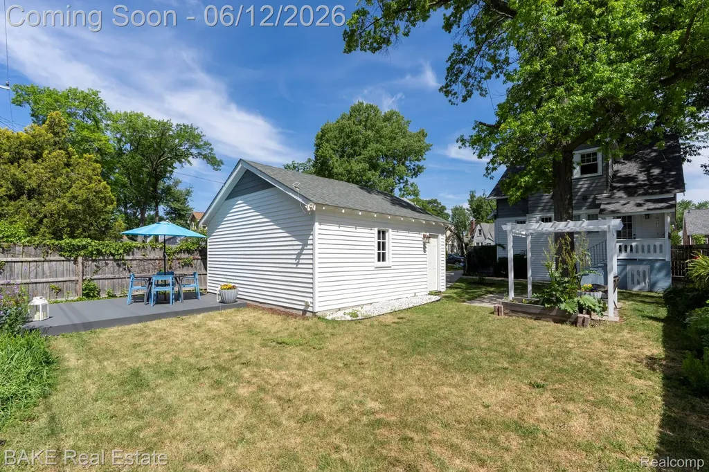 675 W Hazelhurst Street Ferndale City MI 48220