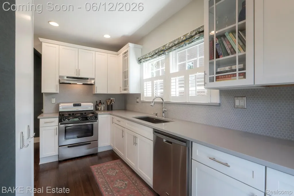 675 W Hazelhurst Street Ferndale City MI 48220