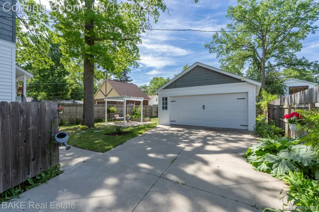 675 W Hazelhurst Street Ferndale City MI 48220