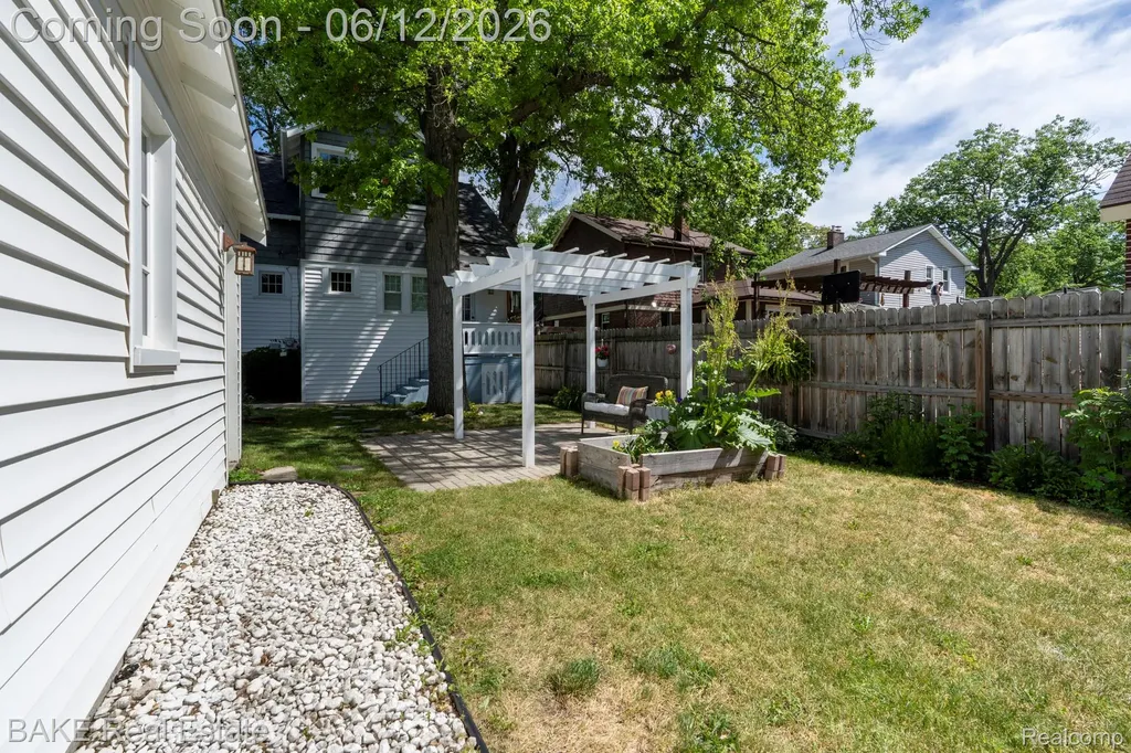 675 W Hazelhurst Street Ferndale City MI 48220