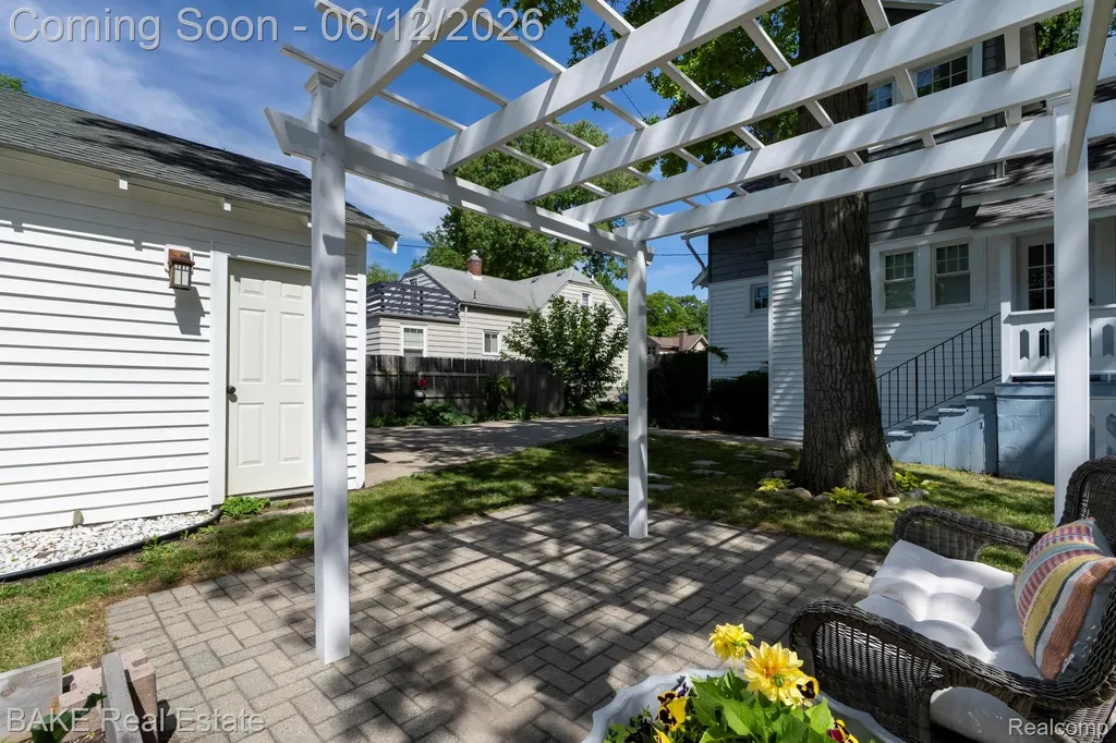 675 W Hazelhurst Street Ferndale City MI 48220
