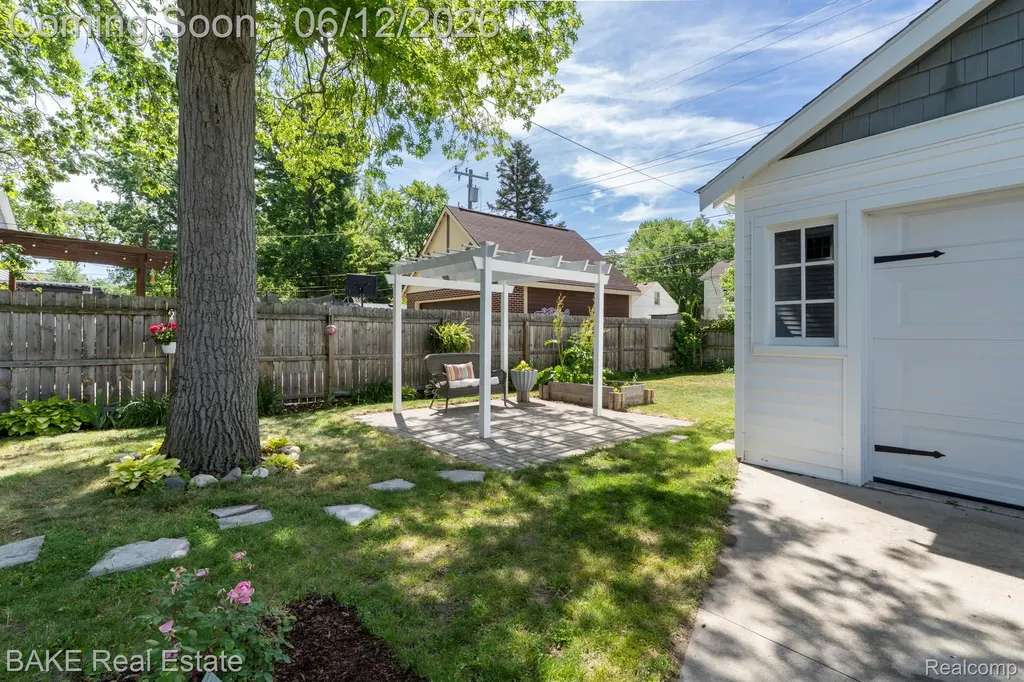 675 W Hazelhurst Street Ferndale City MI 48220