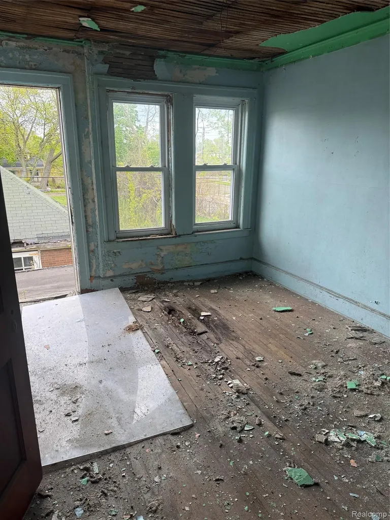 4420 Burns Street Detroit City MI 48214
