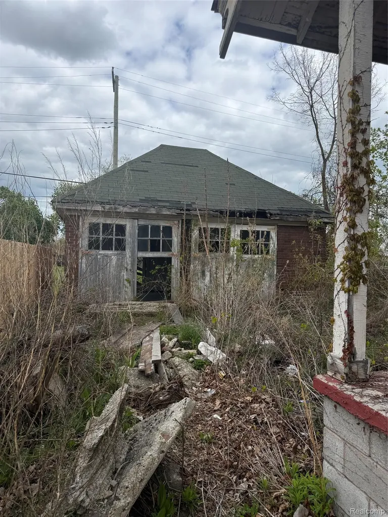 4420 Burns Street Detroit City MI 48214