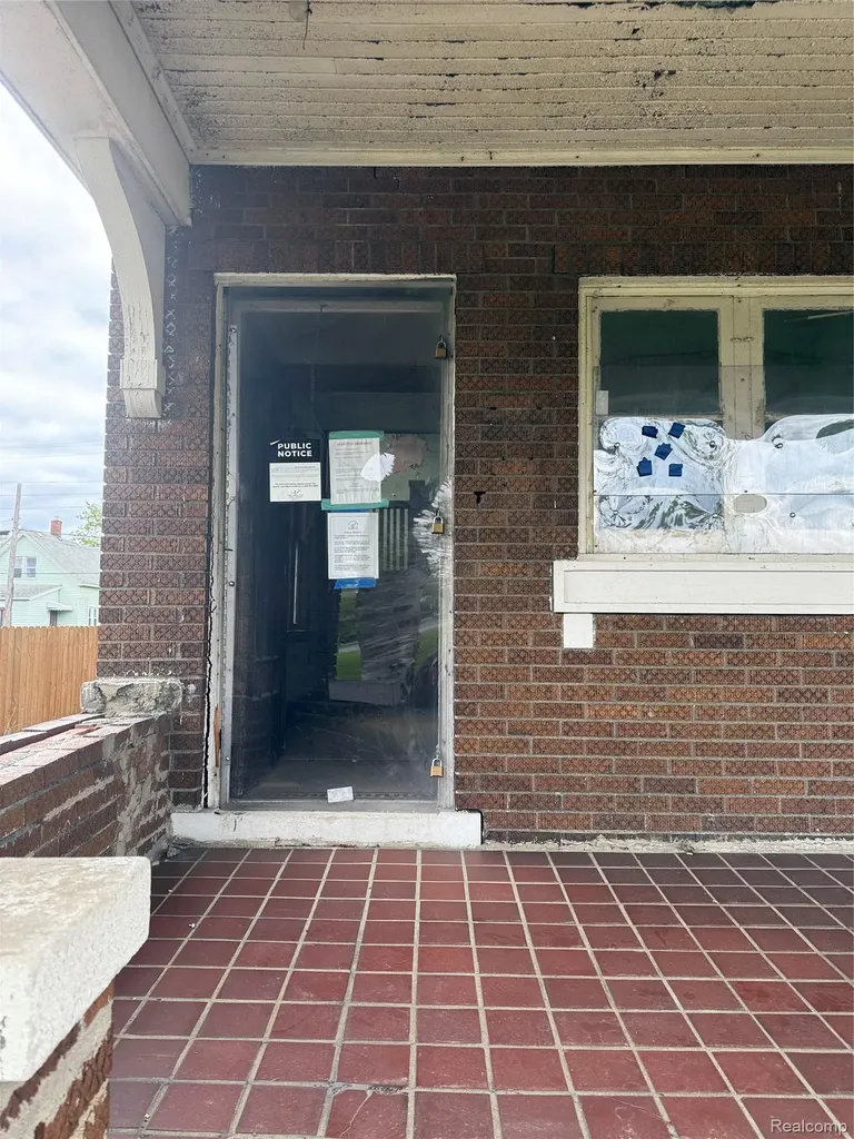 4420 Burns Street Detroit City MI 48214