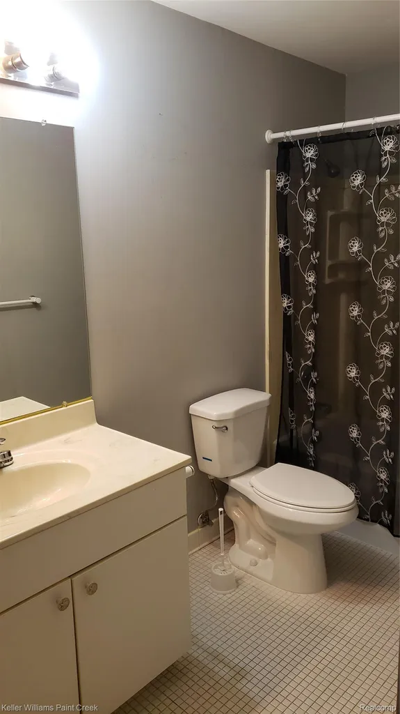 5872 Vassar West Bloomfield Charter Township MI 48322