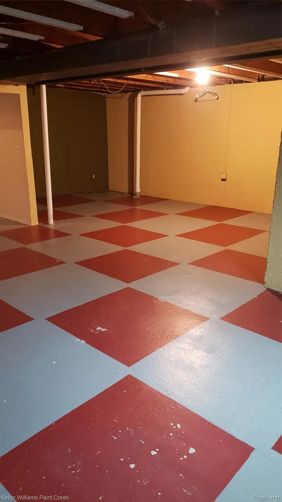 5872 Vassar West Bloomfield Charter Township MI 48322