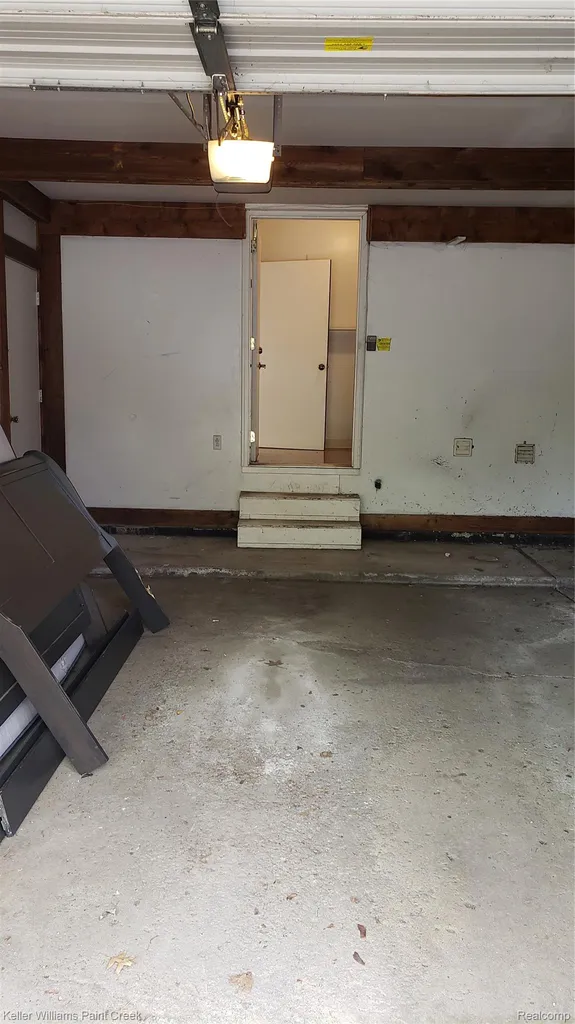 5872 Vassar West Bloomfield Charter Township MI 48322