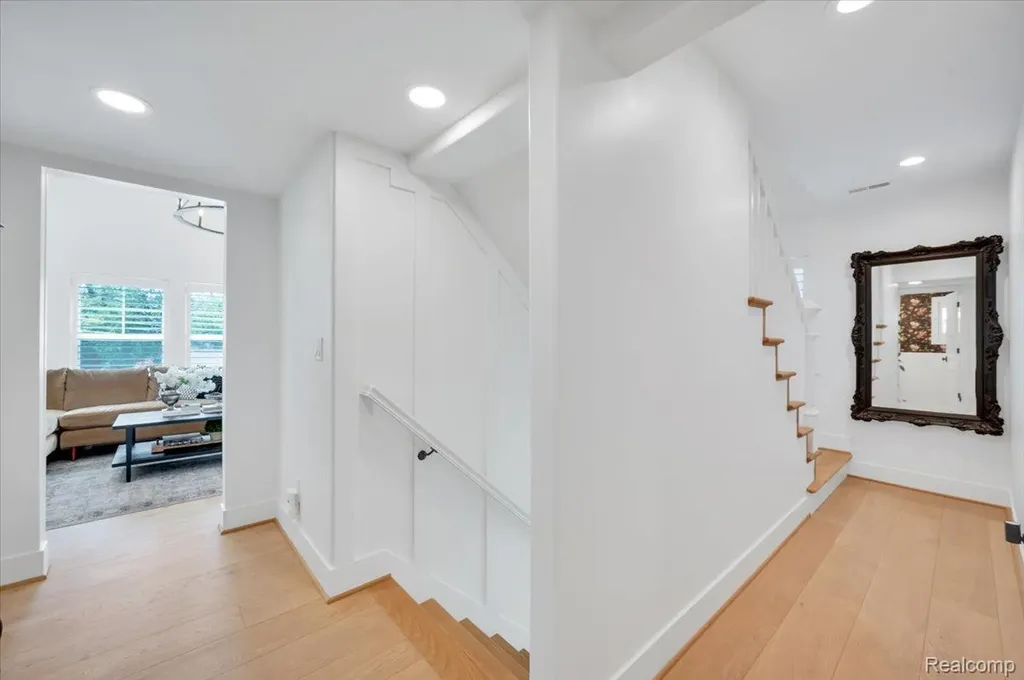 332 Highland Avenue Rochester City MI 48307