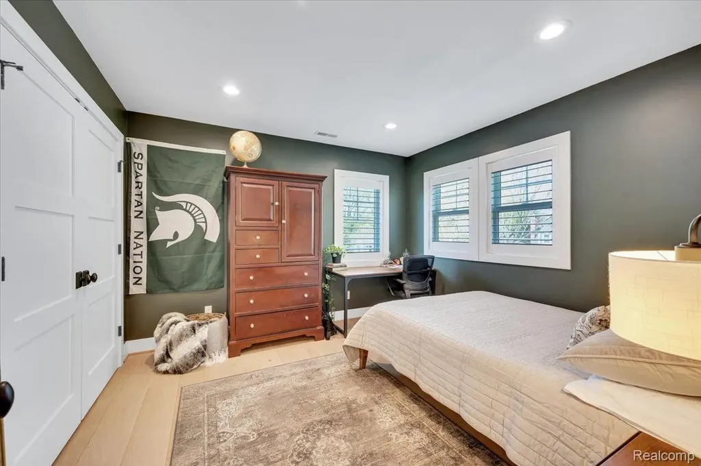 332 Highland Avenue Rochester City MI 48307