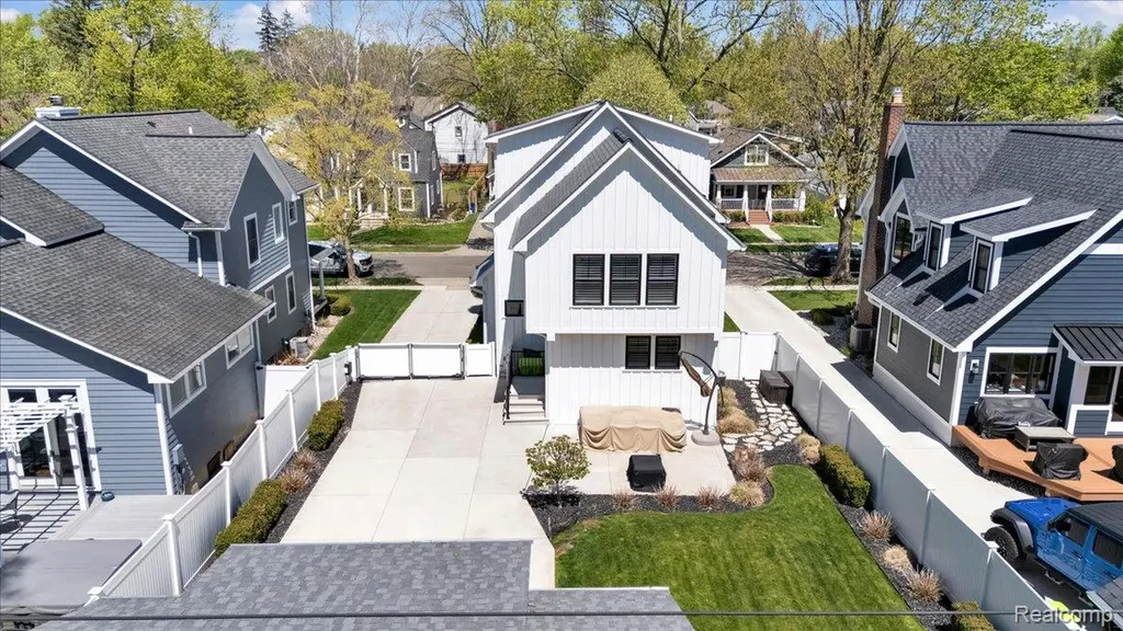332 Highland Avenue Rochester City MI 48307