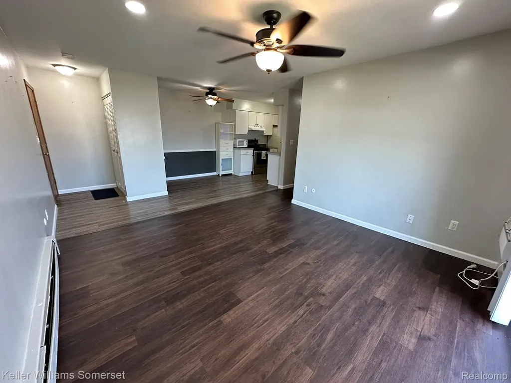 32125 Beaconsfield Street Roseville City MI 48066