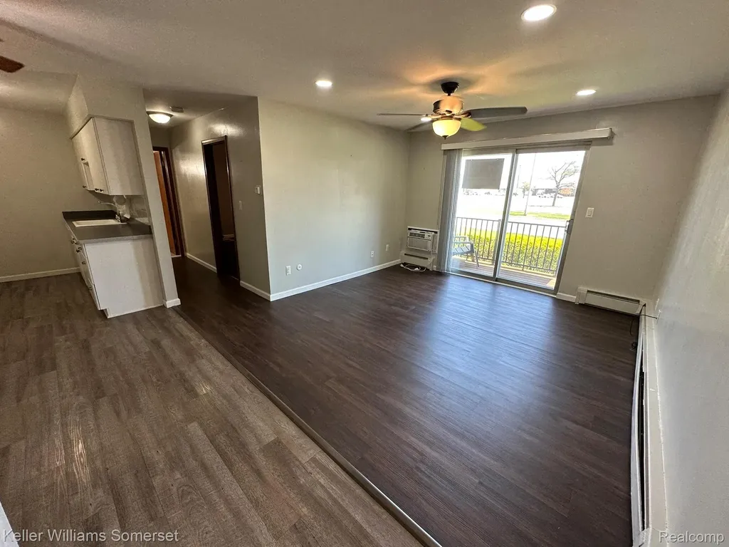 32125 Beaconsfield Street Roseville City MI 48066