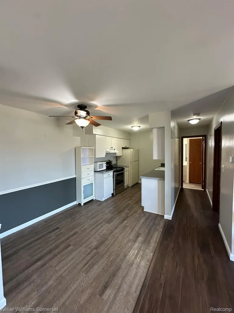 32125 Beaconsfield Street Roseville City MI 48066