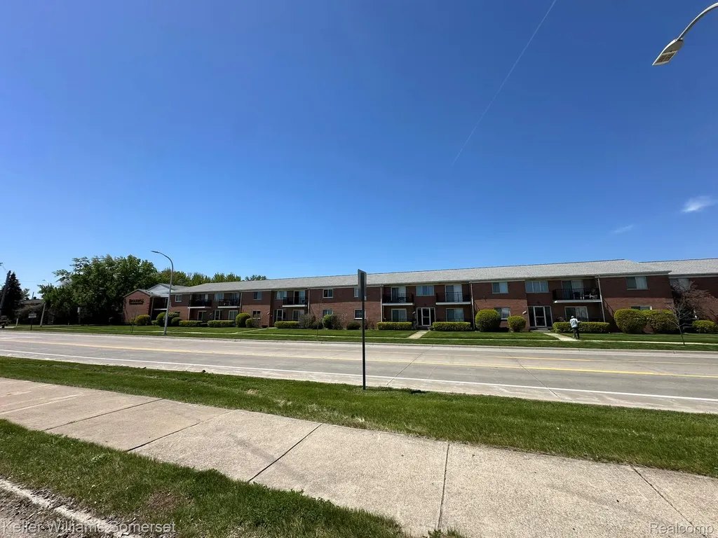32125 Beaconsfield Street Roseville City MI 48066