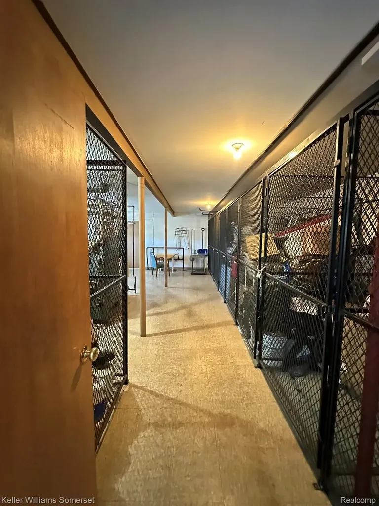 32125 Beaconsfield Street Roseville City MI 48066