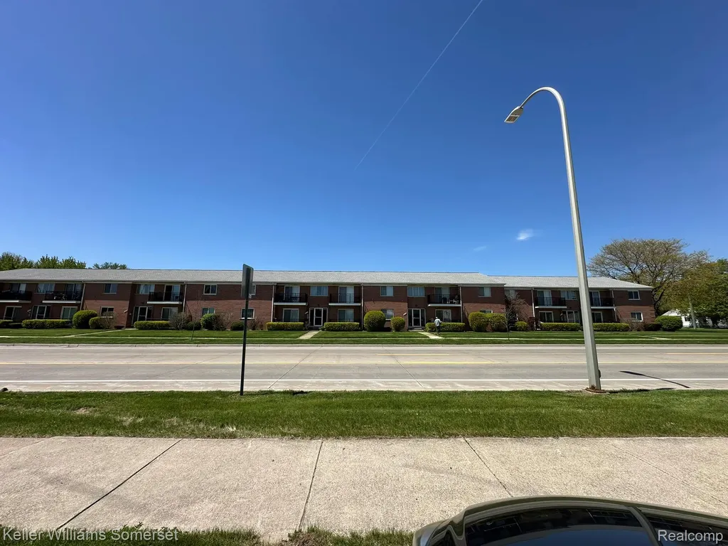 32125 Beaconsfield Street Roseville City MI 48066