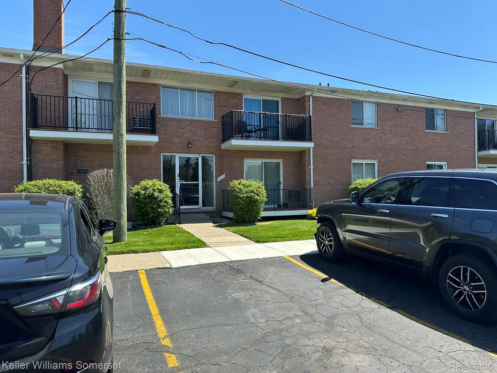 32125 Beaconsfield Street Roseville City MI 48066