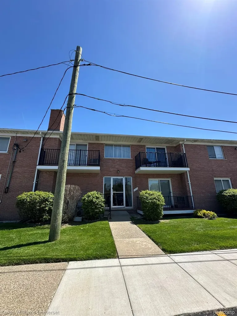 32125 Beaconsfield Street Roseville City MI 48066
