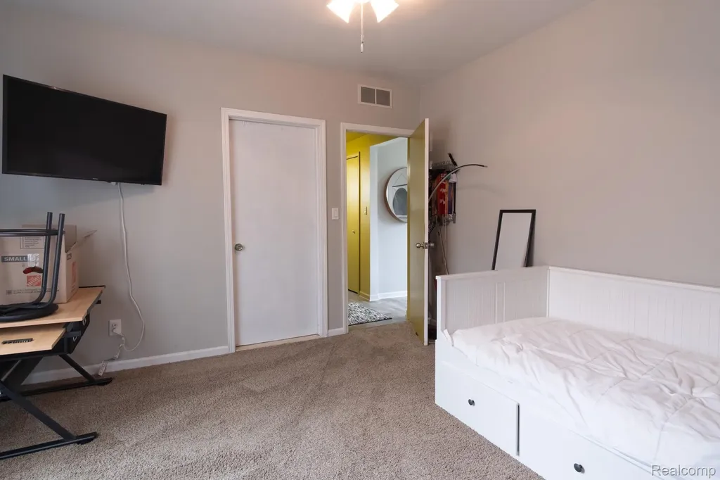 20804 Rensselaer Street Farmington Hills City MI 48336