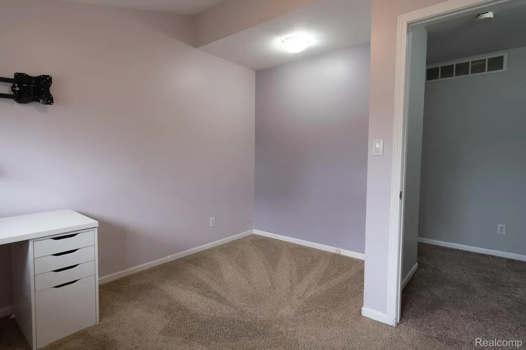 20804 Rensselaer Street Farmington Hills City MI 48336