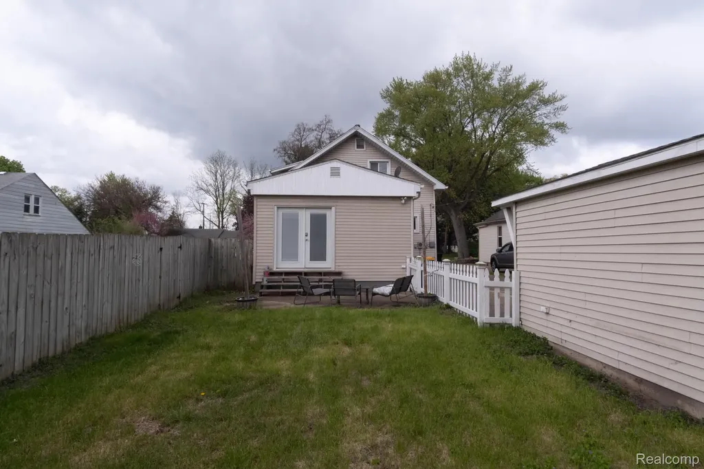 20804 Rensselaer Street Farmington Hills City MI 48336