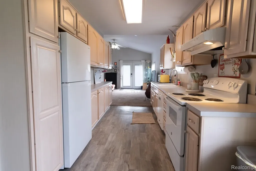 20804 Rensselaer Street Farmington Hills City MI 48336