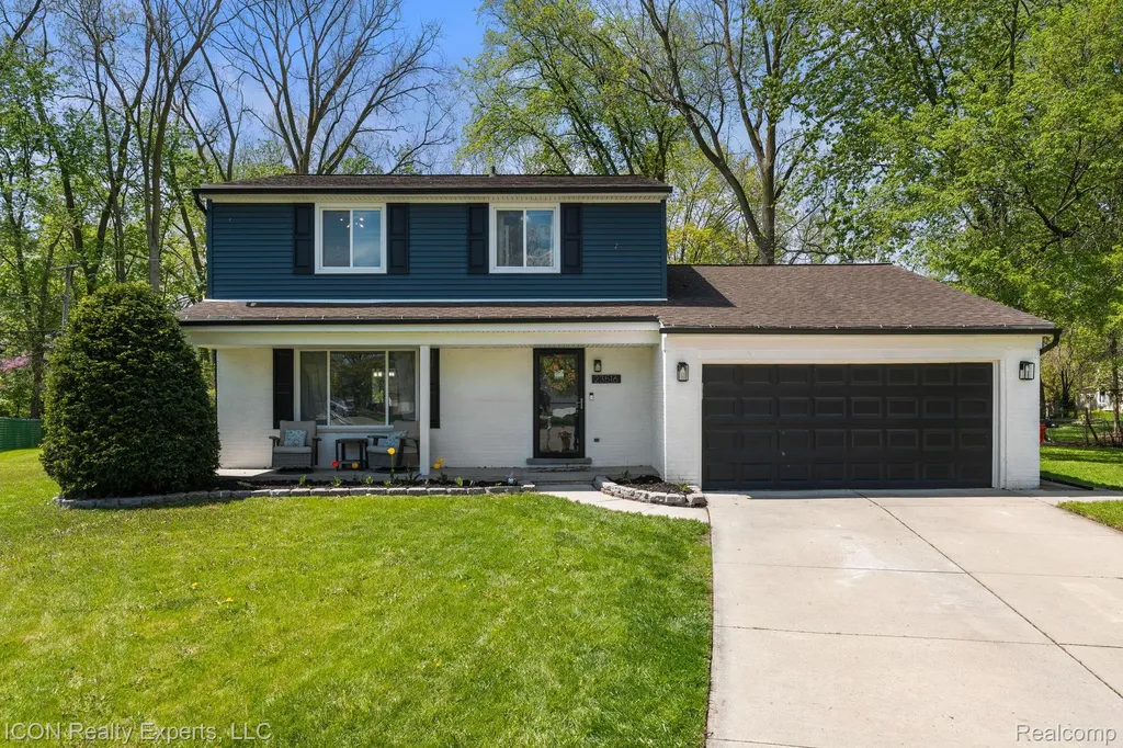 23516 Kim Drive Clinton Charter Township MI 48035