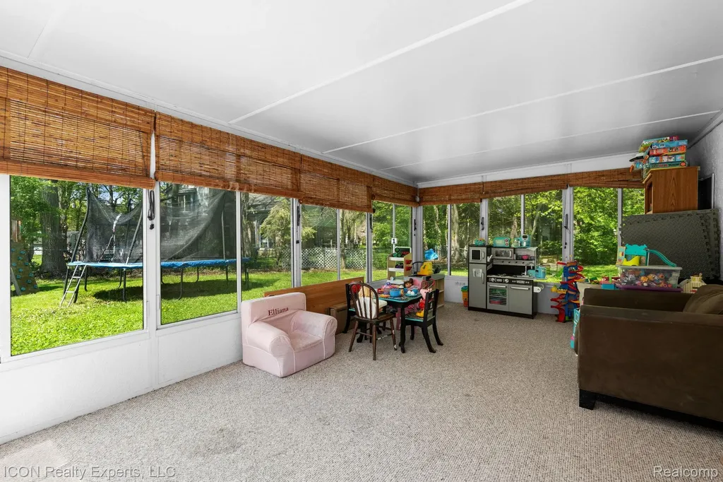 23516 Kim Drive Clinton Charter Township MI 48035